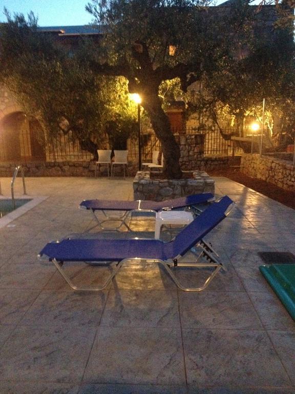 Ιώ Βίλα Στούπα Δωμάτιο φωτογραφία